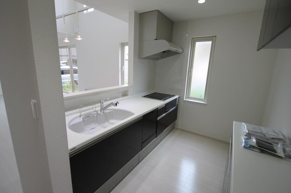 Kitchen. Room (August 2013) Shooting