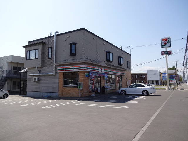 Convenience store. Seven-Eleven Hakodate port town 2-chome up (convenience store) 607m