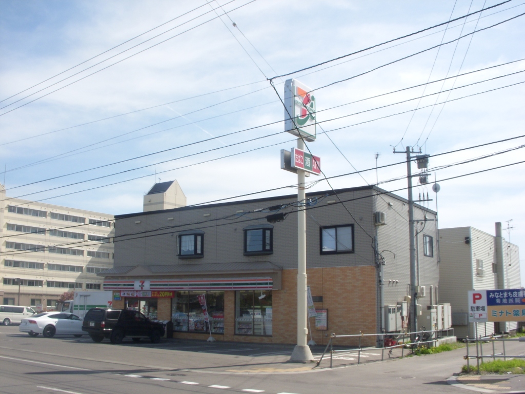 Convenience store. Seven-Eleven Hakodate port town 2-chome up (convenience store) 589m