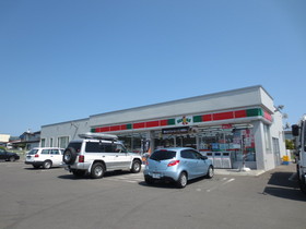 Convenience store. Thanks Hakodate Mihara 5-chome (convenience store) to 400m