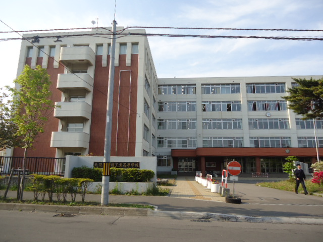 high school ・ College. Hakodate, Hokkaido Technical High School (High School ・ NCT) to 503m