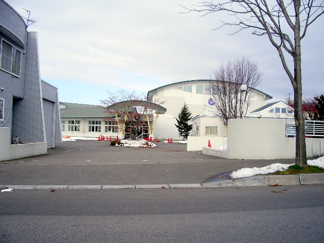 Primary school. 529m to private education of the head and hand and heart Hakodate elementary school (elementary school)