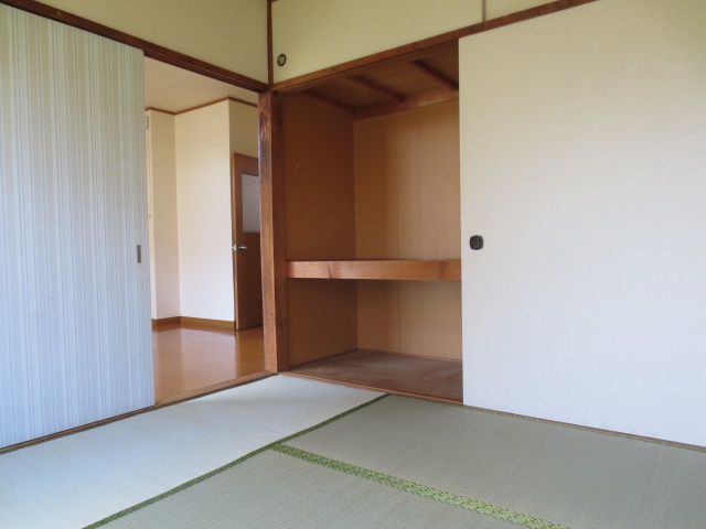 Other room space. Japanese-style 3