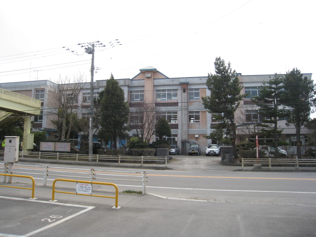 Primary school. 251m to Hakodate Municipal Yukawa elementary school (elementary school)