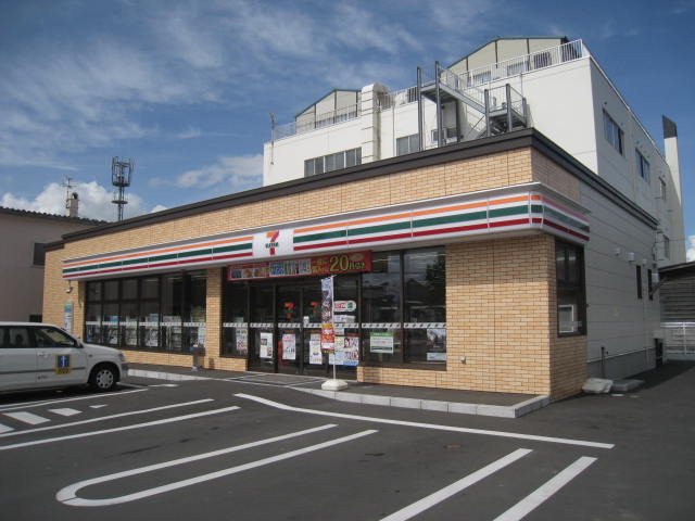 Convenience store. 382m to Seven-Eleven Hakodate Bentencho store (convenience store)