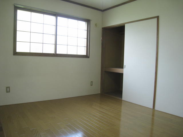 Other room space. Western-style type of room