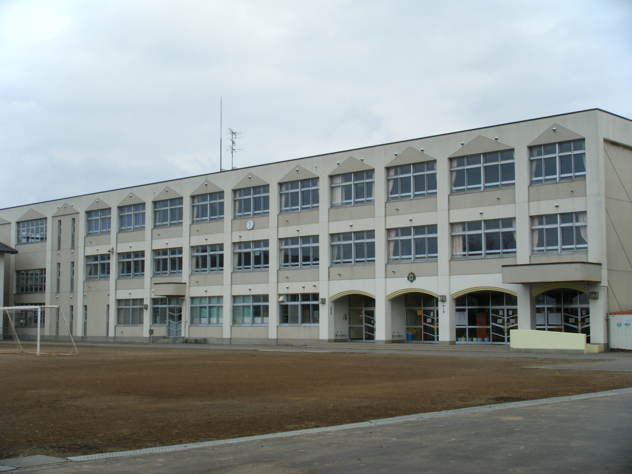Primary school. 1395m to Hakodate Municipal Kameda elementary school (elementary school)