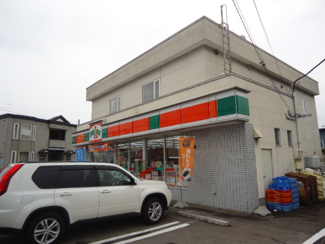 Convenience store. Thanks Hokuto Oiwake store up (convenience store) 566m