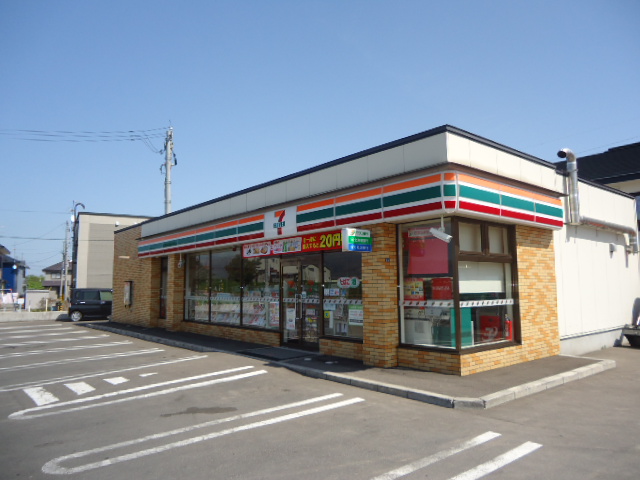 Convenience store. Seven-Eleven Hokuto NakanoTsu store up (convenience store) 846m