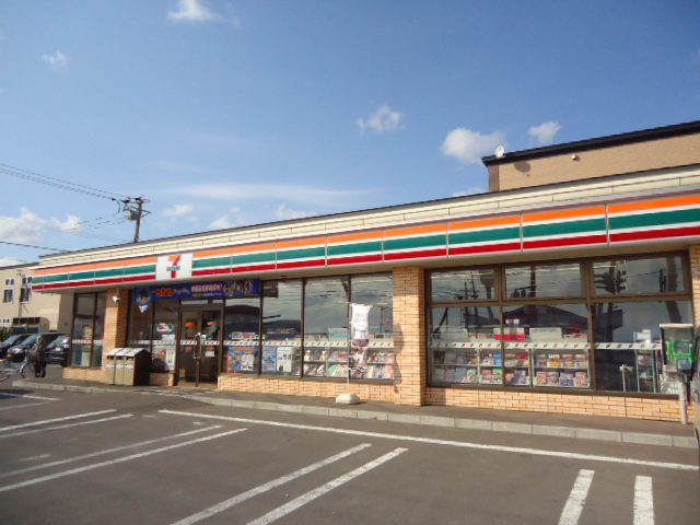 Convenience store. Seven-Eleven Hokuto Nanaehama store up (convenience store) 214m