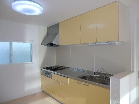 Kitchen. San'webu made of the system kitchen can be freely arranged in a space with a height