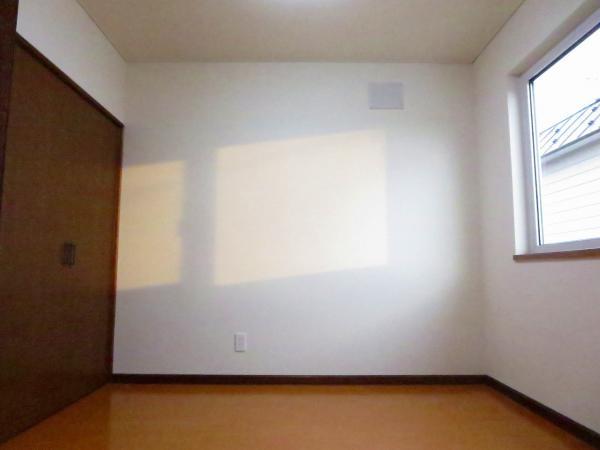 Non-living room. 2 Kaiyoshitsu 4.5 Pledge Was Mashi flooring Chokawa wallpaper Hakawa
