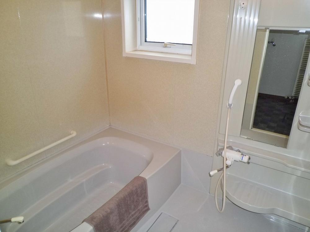 Bathroom. 1F