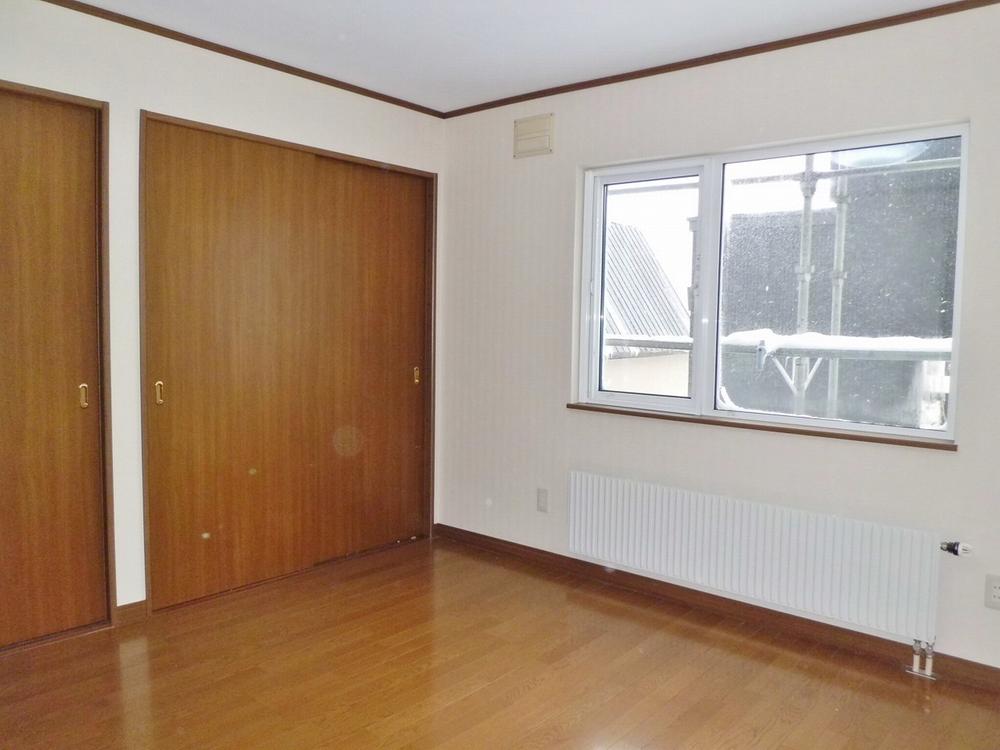 Non-living room. 1F