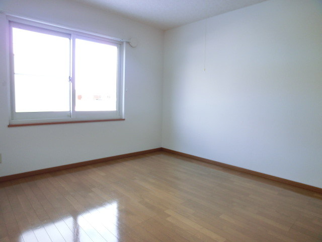 Other room space. Photo is the same specification