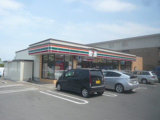 Convenience store. Seven-Eleven Kitami Bunkyo-cho store (convenience store) up to 1386m