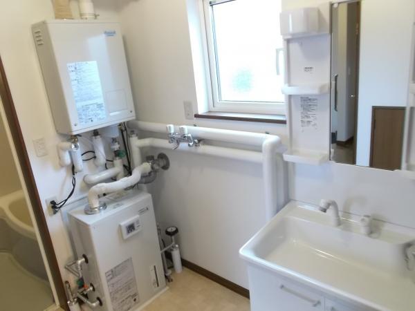 Wash basin, toilet. Heating boiler ・ Hot water boiler ・ Vanities will be replaced