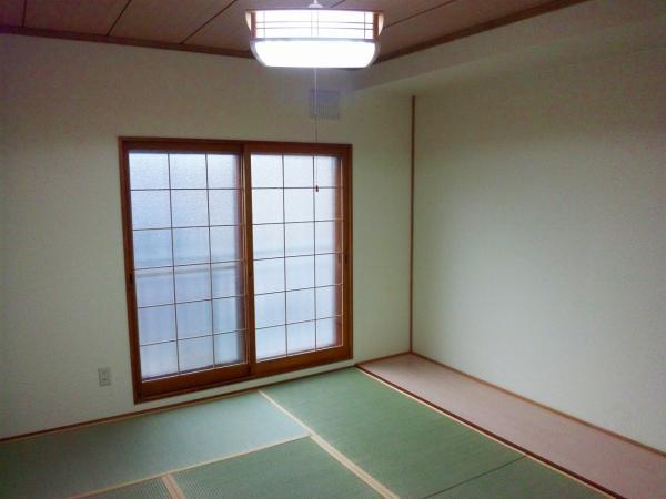 Non-living room. Second floor Japanese-style room 7 quires Exchange tatami mat Wallpaper Hakawa
