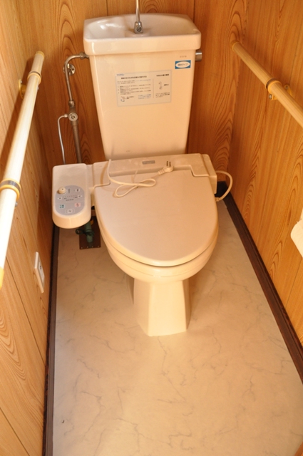 Toilet. Washlet function rooms! 