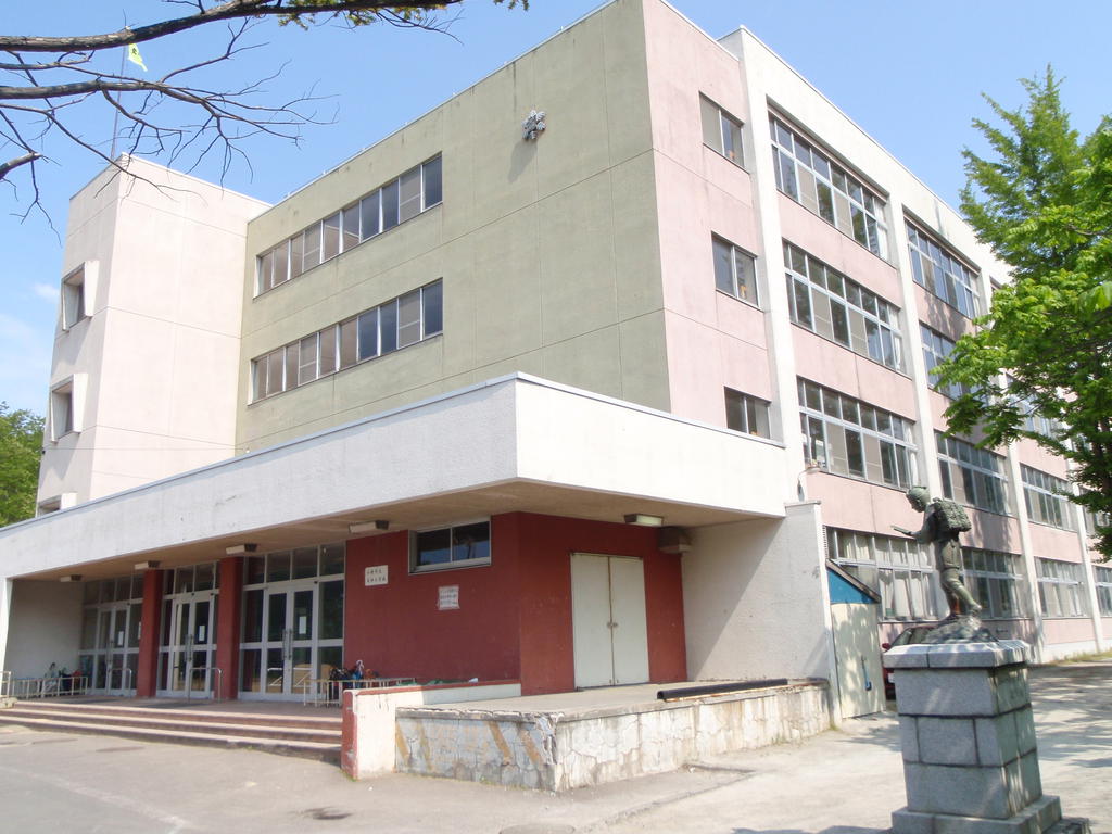 Primary school. 517m to Otaru Municipal Tenjin elementary school (elementary school)