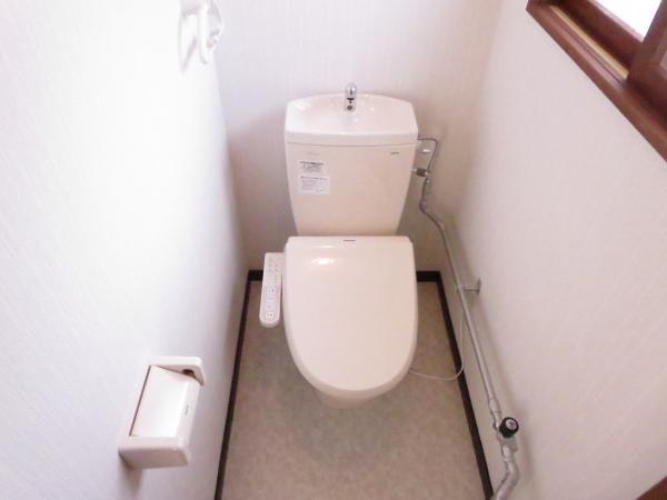 Toilet. Washlet new Winter warmth in the heating toilet seat
