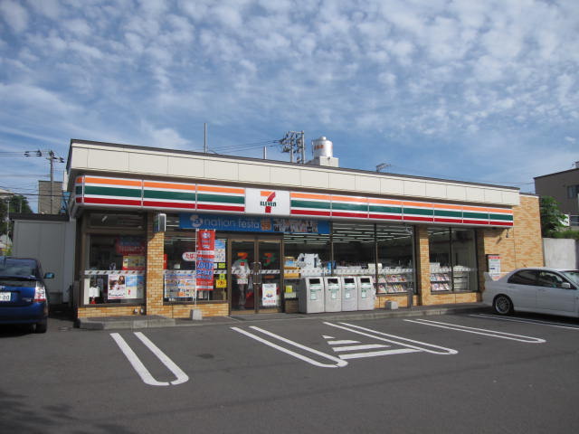 Convenience store. Seven-Eleven Otaru Irifune 1-chome to (convenience store) 707m