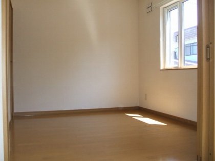 Other room space. Western-style is also spacious! It feels good day!