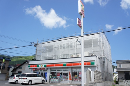 Convenience store. Thanks Akaiwa store up (convenience store) 335m