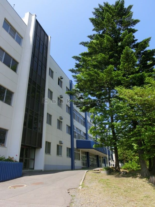 Junior high school. 1689m to Otaru Municipal Zenibako junior high school (junior high school)