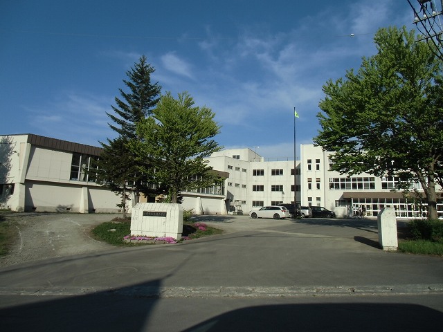 Primary school. 1022m to Otaru Municipal Katsuraoka elementary school (elementary school)