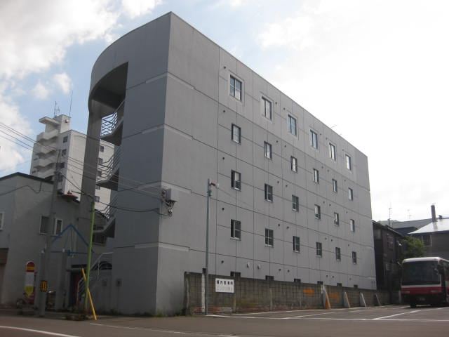 Building appearance. Otaru city center, Is a property located in the ear of rice