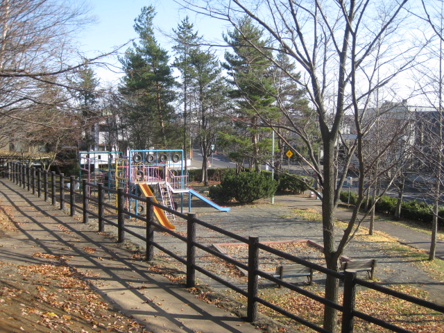 park. 568m to the bottom Nopporo hill park (park)