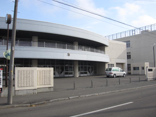 Primary school. 264m to Sapporo Municipal Kami Nopporo Nishi Elementary School (elementary school)