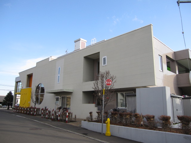 kindergarten ・ Nursery. Atsubetsunishi nursery school (kindergarten ・ 306m to the nursery)