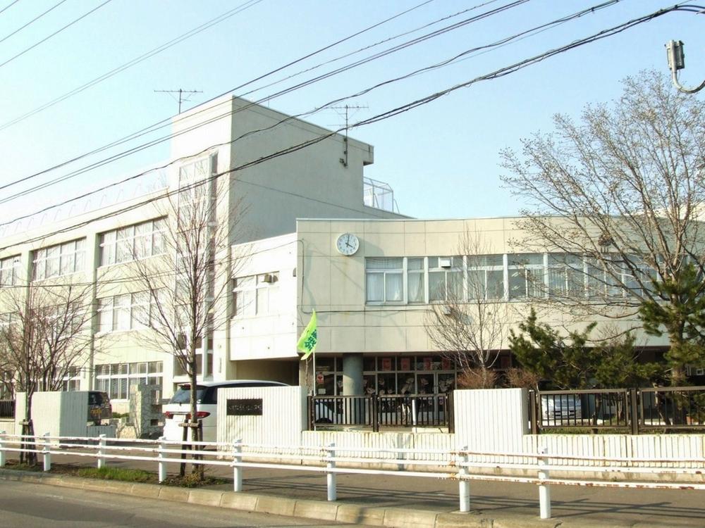 Primary school. 1439m to Sapporo Municipal Atsubetsu North Elementary School