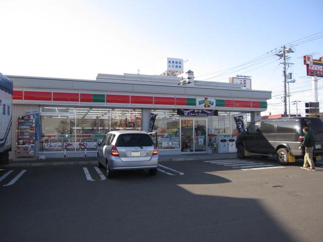 Convenience store. 720m until Thanksgiving Atsubetsunishi Article 4 store (convenience store)
