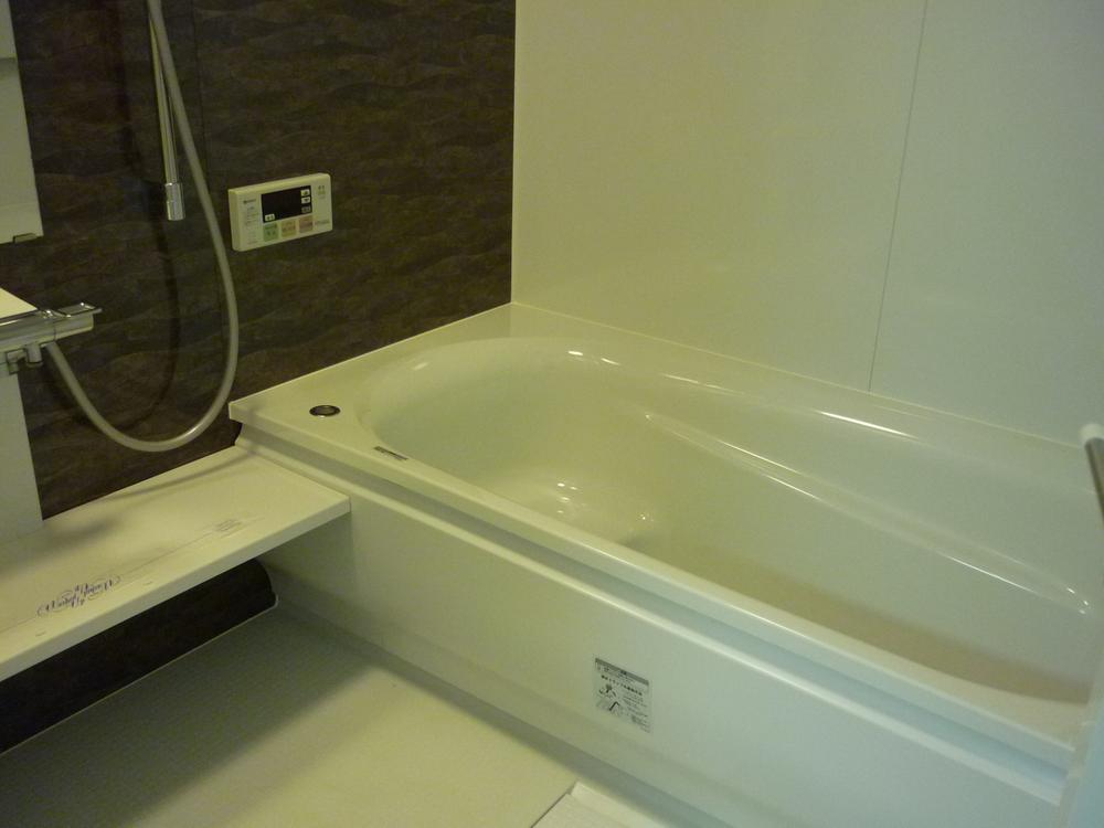 Bathroom. Spacious 1 pyeong unit bus add-fired function with! 