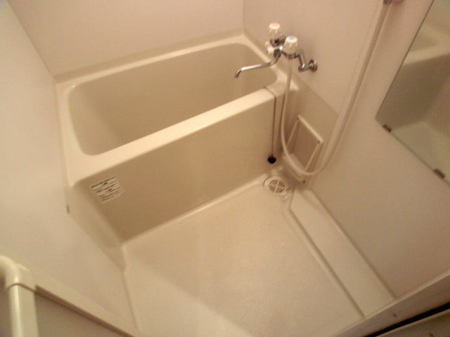 Bath. Image is the same specification