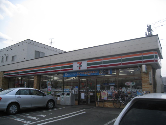 Convenience store. Seven-Eleven Sapporo Nangodori 21-chome up (convenience store) 465m
