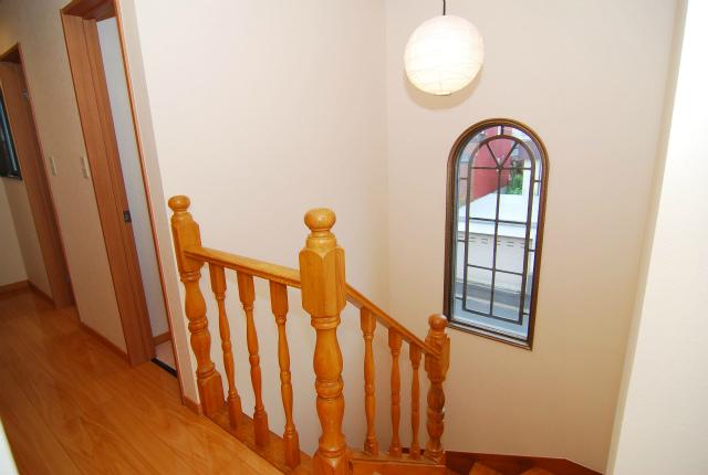 Other introspection. 2nd floor hall Stair portion
