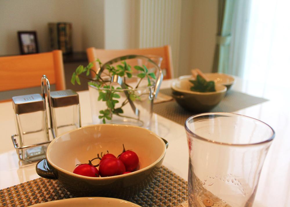 Kitchen. Dining (C No. land)