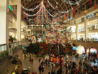 Shopping centre. Sapporo Factory Frontier Museum until the (shopping center) 200m