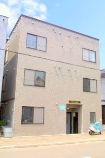 Building appearance. It is a good location of the Nakajima Koen Station 6-minute walk