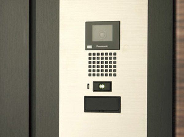 Security.  [Camera-equipped intercom] Adopt the intercom with a camera before dwelling unit. In conjunction with the double auto-lock system, You can check the video and audio over three times the visitors. Recorded at the time of your absence ・ Recording function is convenient (same specifications)