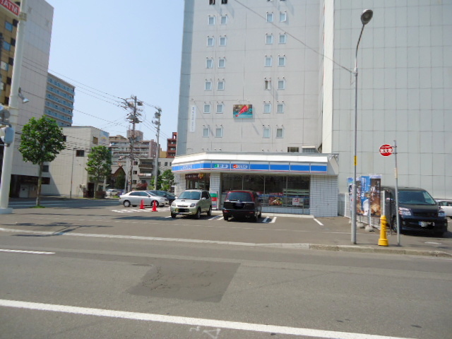 Convenience store. Lawson Sapporominami Article 6 store up (convenience store) 76m