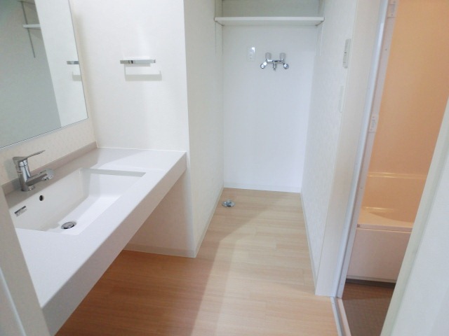 Washroom. Built with an emphasis on ease of use! 