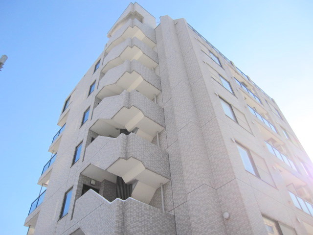 Building appearance. High-rise apartment