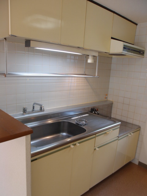 Kitchen. Gas stove is can be installed independent kitchen! There is also a window in the kitchen! 
