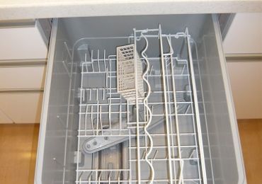 Kitchen. Dishwasher