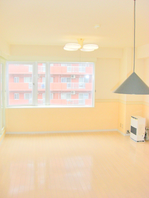 Living and room. This renovation has been limited 1 room! First come, first served ☆ 